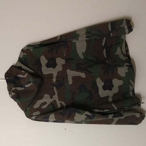 Forever 21 men's pullover camo hoodie - Picture 3 of 3